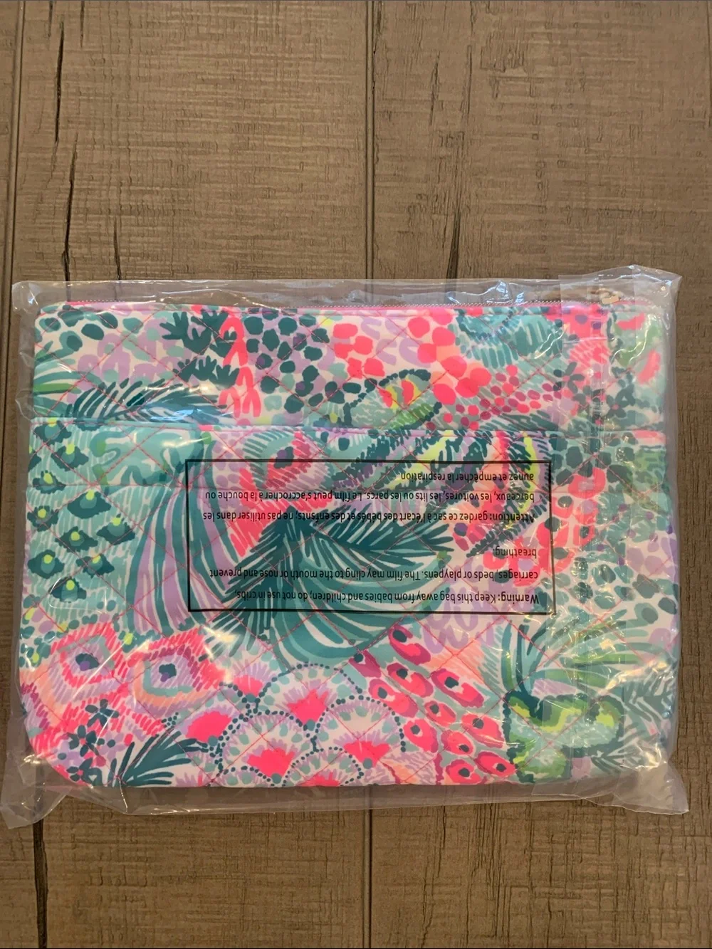 NWT—-Lilly Pulitzer Multicolor Quilted Zip Pouch in Banana Split